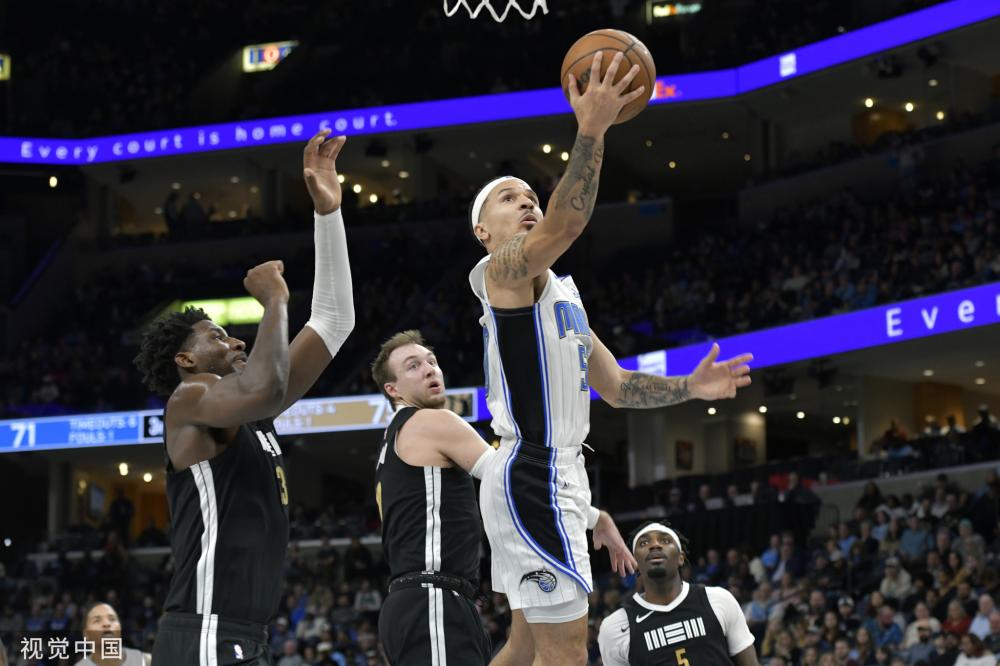 通过一系列 通过一系列